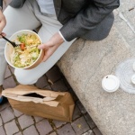 Mangiare Fuori Senza Sensi di Colpa: Idee Gustose per un Pranzo Sano Anche al Ristorante