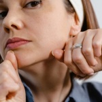 Pelle adulta e imperfezioni: guida pratica per ritrovare una pelle più calma e luminosa