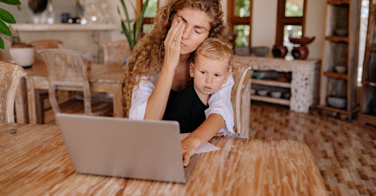 Mamma e perfezionismo: come ridurre lo stress e ritrovare serenità ogni giorno