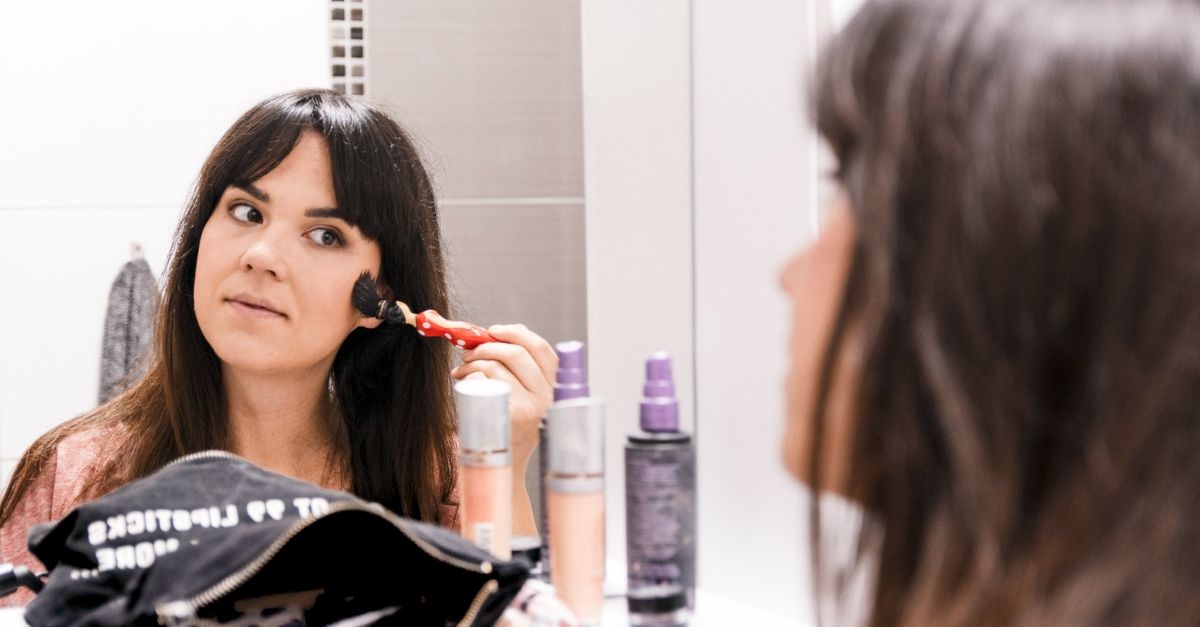 Trucco Perfetto dall’Alba al Tramonto: I Segreti per Farlo Durare Tutto il Giorno