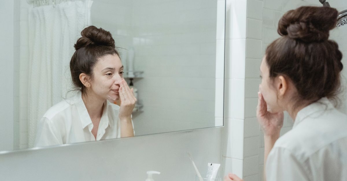 Pelle Delicata e Dermatite sul Viso: Una Skincare Dolce che Calma e Protegge
