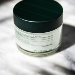 Pelle più forte ogni giorno: la guida alla crema che protegge e ripara la barriera cutanea