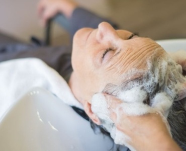 Delicatezza su Misura: Come Scegliere lo Shampoo Ideale per un Cuioio Capelluto Sensibile